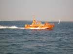 Lotsenboot SCHNATERMANN der Lotsenbrderschaft Warnemnde beim Einlaufen mit hohem Tempo nach Warnemnde. (Sommer 2005)