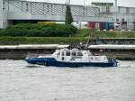 WS37 der Wasserschutzpolizei Hamburg am 03.07.2014 auf der Norderelbe im Hafen HH zu Berg.