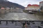 Elbe Decin.
 Der tschechische Schlepper M7 wird bei Bedarf als Vorspann in der Stromenge zwischen den Br�cken eingesetzt. 