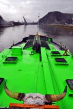 Elbe Schlepper Beskydy. Sch�nprie�en. Voraus die neue Stra�enbr�cke von Usti.
