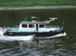 offene Motorboote Ein Vermessungsboot, der WSA Dresden, getauft auf den Ort 'Rosslau', f�hrt am 10.06.'09 durch Rathen