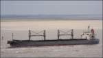 Massengutfrachter  Die 2003 gebaute ARMERIA (IMO 9263253) am 20.08.2008 Weser aufw�rts fahrend. Sie ist 189 m lang, 30 m breit und hat eine GT von 26574. Sie f�hrt unter der Flagge von Panama.