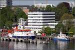 Kiel Das 1990 gebaute Forschungsschiff ALKOR (IMO 8905880) liegt am 11.05.2008 gemeinsam mit der BP 5 RETTIN der Bundespolizei in Kiel. Die ALKOR ist 54 m lang, 12 m breit, geh�rt dem Land Schleswig-Holstein und wird betrieben vom Leibniz-Institut f�r Meereswissenschaften (IFM-GEOMAR) an der Universit�t Kiel, die Bereederung erfolgt durch Briese Schiffahrt in Leer. Die BP 5 RETTIN ist 21,80 m lang und 6,62 m breit, Heimathafen ist Neustadt in Holstein.