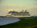 Kreuzfahrtschiffe �berf�hrung der 'Celebrity Equinox' �ber die Ems von der Meyer-Werft Papenburg nach Eemshaven am 20.06.2009