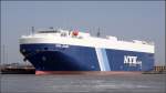 Autotransporter Die 2008 gebaute RHEA LEADER (IMO 9355214) liegt am 12.04.2009 in Bremerhaven. Sie ist 199 m lang, 32 m breit, hat eine GT von 63004 und kann �ber 5000 Fahrzeuge transportieren. Heimathafen ist Tokyo (Japan).