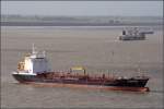 Die 1999 gebaute LEANDER (IMO 9186704) am 04.09.2007 Weser abw�rts ...
