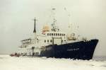 Hurtigrutenschiff Kong Olav der alten Generation am 27.03.1996 in Trondheim. ...