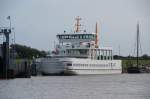 Passagier- und RoRo-Frachtschiffe (F�hren) Seit 1978 versieht die Frisia II (IMO 7723974) ihren Dienst bei der gleichnamigen Reederei. Am Abend des 26.08.2009 verweilt sie im Hafen von Norddeich.