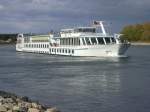 Passagierschiffe Die 'Rhein Prinzessin' am Nachmittag des 04. Oktober 09 kurz vor dem Anlegen in Speyer. Auch wenn es auf diesem Bild nicht ganz danach aussieht, der Rhein hat fast historisches Niedrigwasser. 