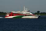 Hochgeschwindigkeitskatamarane Halunder Jet am 06.08.2006 auf der Elbe bei Gr�nendeich.