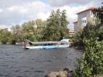 Berliner Kan�le und Seen Seid �ber 100 Jahren in Betreib.Die Strausberger F�hre legt 360 Meter zur anderen Uferseite zur�ck. am 04.10.2009 war der F�hrbetrieb wegen starkem Seitenwind eingestellt.
