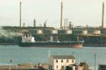 Milford Haven Ich wollte da eigentlich Tanker knipsen, aber im Sep 93 war die Saison f�r 'harbour cruising' schon vorbei. So mu�te ich mir mit dem Telezoom  meiner Practica behelfen.