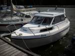 Sportboote Das Motorschiff 'Anne' im Hafen von Martinshafen.