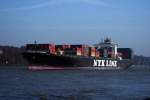 NYK Terra verl�sst Hamburg ...  Stefan Haase 01.11.2009
