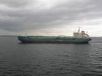 Hier ein Tankschiff, dieses ...  Alexander Borchardt 28.11.2009