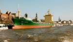 Hamburg Hamburgi den 90igern, die CAPE SORELL wurde 1996 i Stettin gebaut, 13.700dwt Tragf�higkeit. Das Schiff mu� dann aber schnell verkauft oder umbenannt worden sein. Immer wenn neue Handelsschiffe an den hamburger Landungsbr�cken liegen, findet irgendeine Festivit�t auf den Dampfer statt. Meistens sogenannte �bergabefahrten, bei denen ein neuer Eigner das Schiff �bernimmt.