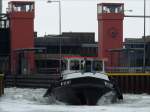 Nach Verlassen des Schiffshebewerk Scharnebeck macht sich Eisbrecher WISENT, Geesthacht ...