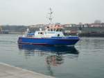MS Goldbutt, ein Schiff der Fischereiaufsicht im Stadthafen Sassnitz am ...
