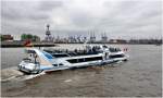 Das Salonschiff Hanseatic am 9.05.2010 im Hamburger Hafen.  ...