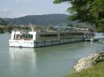 Das Kreuzfahrtschiff Aurelia/Basel an ...  ferdinand baumgartner 16.06.2010