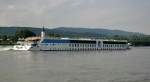 Die AROSA RIVA stromaufw�rts ...  ferdinand baumgartner 26.06.2010