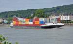 Containerschiff Metropolis querab von K�nigswinter - 31.07.2010  ...
