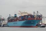 Der Gigant Maersk Edinburgh ...  Bj�rn-Marco Halmschlag 19.08.2010