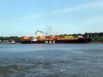 Ein Containerschiff in Hamburg ...  Alex 23.08.2010
