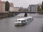 Geht man in Berlin die Spree entlang,so brauch mal nicht ...