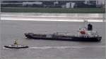 Das Lotsenboot KAPIT�N STOEWAHSE hat nach dem Lotsenwechsel bei Bremerhaven ...