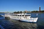 Kreuzfahrschiff Lady Anne aus den Niederlanden, vert�ut an der Rheinpromenade ...