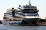 Als AIDAblu am 14.07.2010 bei Rostock H�he Warnem�nde - Schiffsdaten: ...