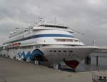 MS Aida-Cara liegt im Hafen Kiel und fuhr dann wieder ...