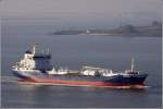 Die 2011 gebaute ASTRAL (IMO 9371878) am 22.10.2011 Weser abw�rts ...