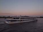 River-Dream (EU-Nr.2326019; L=68; B=11m; 2x510PS; max.600Passagiere; Baujahr 2002)ist schon zeitig ...