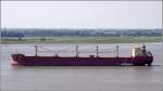 Die 2002 gebaute FEDERAL WESER (IMO 9229972) am 02.09.2011 Weser aufw�rts fahrend. Dieser Bulker ist 200 m lang, 24 m breit, hat eine GT von 22.654 und eine DWT von 37.372 t. Heimathafen ist Majuro (Marshall Islands).