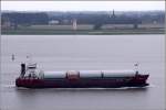 Die 2009 gebaute MOANA (IMO 9529190) am 01.08.2011 Weser abw�rts ...