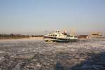 Eisbrecher Eised 3 am 04.02.2012 im Oberwasser der Schleuse Uelzen auf dem ...