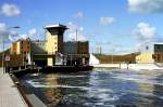 Doppelsparschleuse Hohenwarthe (September 2004) ...  Hans-Joachim Str�h 09.08.2007