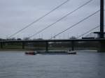 Ein Tanker auf H�he Kasematten D�sseldorf Richtung K�ln.(19.01.2008)  ...