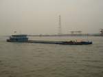 Offenes Chinesisches Sch�ttgutbinnenschiff mit ...  Gilbert Angermann 02.04.2008
