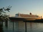 Queen Mary 2, am 24.10.2008 im Hamburger Hafen.  ...