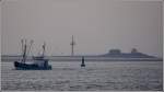 Der Bremerhavener Fischkutter ABh1N MARGRIT kehrt am Abend des 08.11.2008 ...