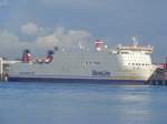 Passagier- und RoRo-Frachtschiffe (F�hren) Hollandica,einer der gr�ssten F�hren der welt,f�hrt in  Hoek van Holland ,nieuwe Waterweg ein.Seit 2007 240 m lang 30 m breit,300 PKWs,900 Passagiere.20.10.2008.