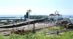 Passagier- und RoRo-Frachtschiffe (F�hren) Der alte F�hrhafen Sassnitz im Juli 1994 mit F�hrschiff R�GEN nach Trelleborg; Juli 1994