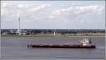 Massengutfrachter  Die 1999 gebaute WESER STAHL (IMO 9186687) ist ein selbstentladender bulk carrier mit einer L�nge von 192,27 m, einer Breite von 32,26 m und einer GT/BRZ von 28564. Hier f�hrt er am 14.09.2008 Weser aufw�rts.
