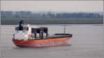 St�ckgut- und Mehrzweckfrachter Die 2005 gebaute SAGA ADVENTURE (IMO 9317406) am 25.08.2007 Weser aufw�rts fahrend. Dieser auf Forstprodukte spezialisierte Frachter ist 199 m lang, 30 m breit und hat eine GT von 29758. Die SAGA ADVENTURE f�hrt unter der Flagge von Hong Kong.
