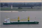 Weser Die 2008 fertiggestellte BREMER JOHANNA (IMO 9347085) f�hrt am 07.06.2008 Weser abw�rts. Sie ist 90 m lang, 15 m breit, hat eine GT von 3172 und f�hrt unter der Flagge von Gibraltar.