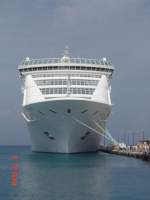 Kreuzfahrtschiffe Die Costa Victoria im Hafen von Rhodos bei der ersten Kreuzfahrt 2005.ein sch�nes Schiff.