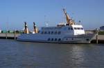 Passagier- und RoRo-Frachtschiffe (F�hren) Die Frisia X (IMO: 7222308) ist mit nur 36 Metern L�nge eines der kleineren Schiffe der Reederei FRISIA. In Dienst gestellt wurde sie 1972 und �bernimmt bis heute einzelne Fahrten nach Norderney. Aufgenommen am 11.03.2009